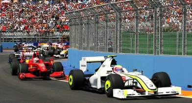 Σαν Σήμερα: Ο Μπαρικέλο νίκησε στην F1 μετά από 5 χρόνια (vid)
