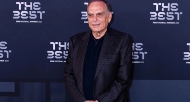 Στην Αθήνα ο Άβραμ Γκραντ και συνάντηση με Καρυπίδη
