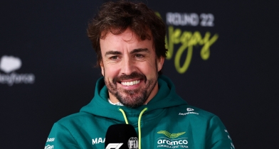 Ο Αλόνσο δεν το κουνάει από την F1 - Ανανέωσε με την Aston Martin για το 2027