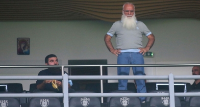 Ο επικός διάλογος Μαρινάκη - Σαββίδη: Πόσα δίνει ο μεγαλομέτοχος του ΠΑΟΚ πουρμπουάρ στη σερβιτόρα και η ατάκα «μην πληρώνει μόνο ο Μυστακίδης»!