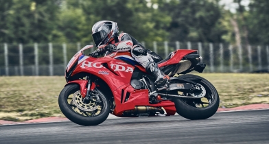 Honda CBR600RR 2027: Στόχος οι πίστες, μέλημα οι επιδόσεις (vid)