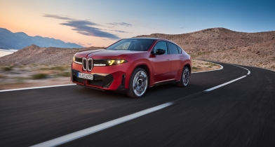 BMW iX4: Η νέα ηλεκτρική εποχή της BMW περνά από την Αθήνα