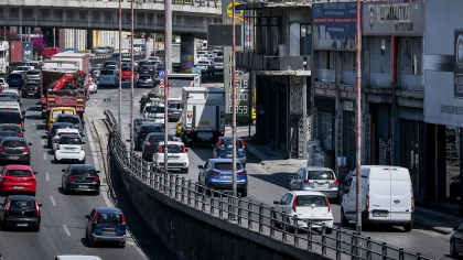 Αγορά αυτοκινήτου: Mικρή υποχώρηση τον Νοέμβριο, κυριαρχία υβριδικών και SUV