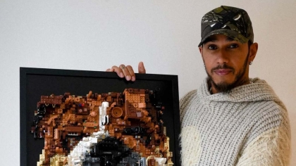 To απίστευτο πορτρέτο του Roscoe με τουβλάκια Lego που συγκίνησε τον Χάμιλτον (vid)