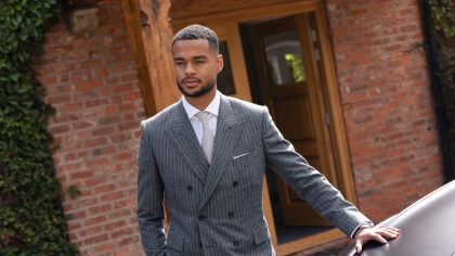 Ο Κόντι Χάκπο με κοστούμι ως... πρεσβευτής μάρκας πολυτελείας (vid)