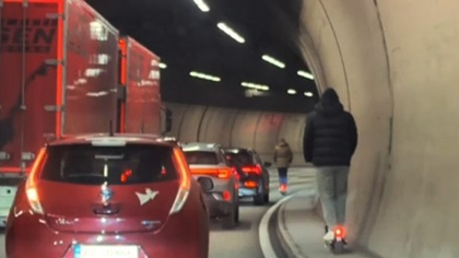 Έλληνες με πατίνια προκάλεσαν κυκλοφοριακό κομφούζιο στο Όσλο (vid)