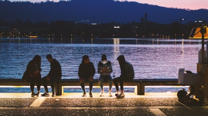 Τι είναι οι zillennials; Η μικρο-γενιά για την οποία κανείς δεν μιλάει