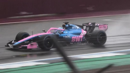 H νέα Alpine εθεάθη να κάνει γύρους στο Σίλβερστον (vid)