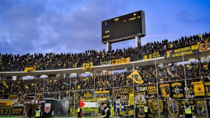 Οι οπαδοί της ΑΕΚ στον Βόλο