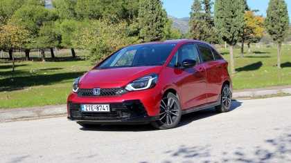 Ζώντας με το Honda Jazz: Η ψηφιακή ευκολία και η τέχνη της ορατότητας