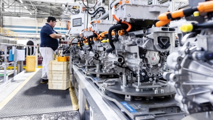 H «επαννεκίνηση» της Stellantis: Τι αλλάζει στα αυτοκίνητα που οδηγούμε