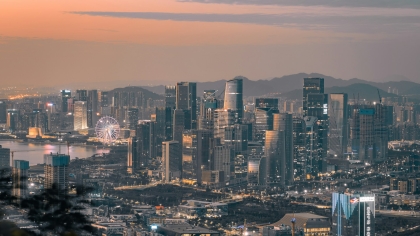 Ούτε στο Τόκιο ούτε στη Σαγκάη: Η μελλοντική πόλη που κάποτε είχε 100.000 κατοίκους και τώρα το delivery γίνεται με drones