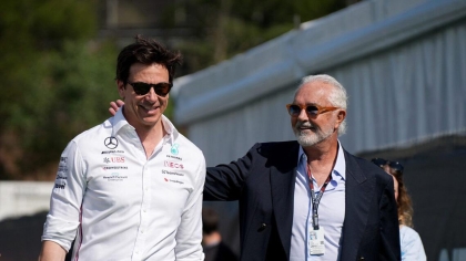 Ο Βολφ έχει βάλει στο μάτι τις μετοχές της Alpine που θέλει και ο Χόρνερ