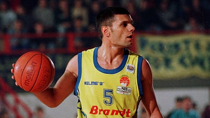 κάνει... ζέσταμα για τον αγώνα με τον Πανιώνιο με Κορωνιό, Τσίτουμ και Γκούροβιτς