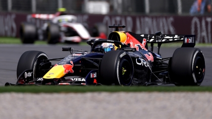 Η Red Bull προβληματίζεται με τη διαφορά από τη Mercedes