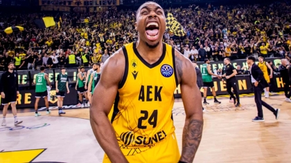 H αλύγιστη καρδιά της Βασίλισσας και η μαγκιά Σάκοτα-Αγγελόπουλου