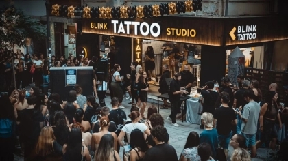 Από την εθνική ομάδα κολύμβησης σε ένα από τα πιο δυνατά tattoo studios της Ευρώπης