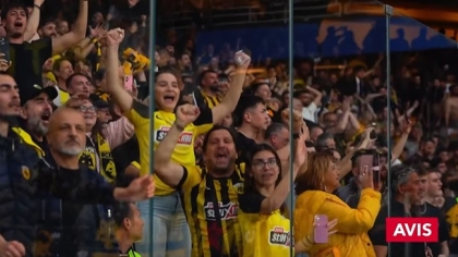 Οι εκπληκτικές αντιδράσεις των οπαδών της ΑΕΚ στις εξέδρες της Νέας Φιλαδέλφειας μετά τα γκολ με τον ΠΑΟΚ