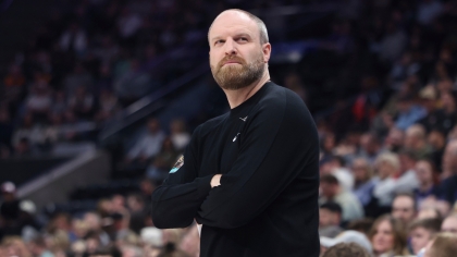 «Σε συζητήσεις με τον Τέιλορ Τζένκινς οι Μπακς»