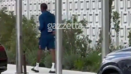 Ο Μοντέρο βγήκε για βόλτα με κάλτσα και σαγιονάρα 