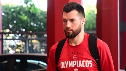 Η άφιξη του Ολυμπιακού στο ΣΕΦ για το Game 1 των τελικών με τον Παναθηναϊκό