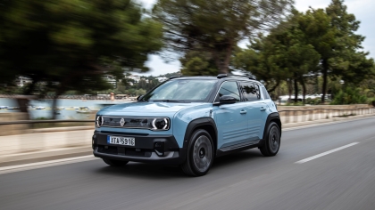 Renault 4 E-Tech Electric: Test Drive στην Αθηναϊκή Ριβιέρα