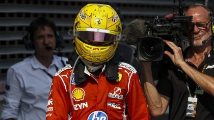 Απαισιόδοξος ο Χάμιλτον για τη δυναμική της Ferrari στο Σίλβερστον