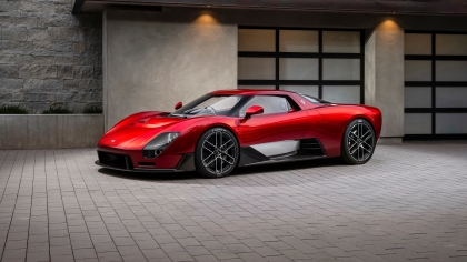 Η McLaren με την McL 6GT επιστρέφει στο χειροκίνητο κιβώτιο μετά από 34 χρόνια (vid)