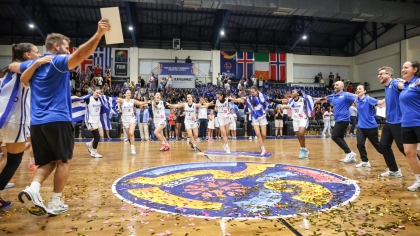 Η Εθνική Κορασίδων γιόρτασε με συρτάκι την άνοδο στην Α΄Κατηγορία