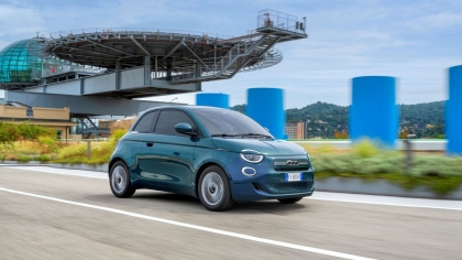 Το νέο Fiat 500 Hybrid έφτασε στην Ελλάδα με τιμή από 18.990 ευρώ