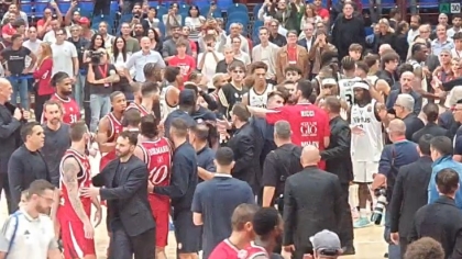«Χάος» μετά το Αρμάνι - Βίρτους: Μεγάλη ένταση μεταξύ των Χάκετ και Μάθιους, «πυροσβέστης» ο Πίτερς