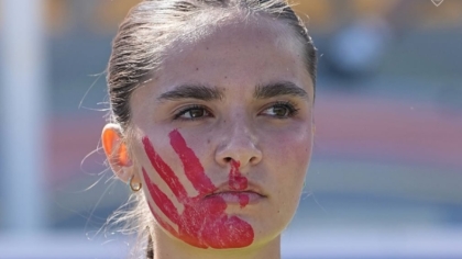 Η Λέτσε έστειλε το δικό της μήνυμα κατά των γυναικοκτονιών