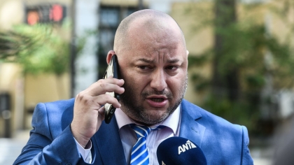 Ανδρέας Θεοδωρόπουλος: «Το ηχητικό που ακούγεται να χτυπάω τον γιο μου είναι AI»