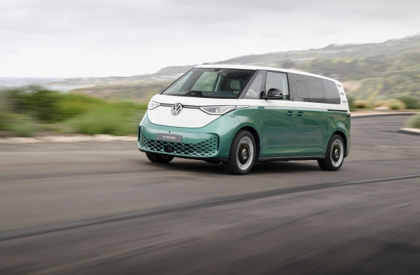 Οδηγήσαμε το 7θέσιο Volkswagen ID.Buzz LWB, τον ηλεκτρικό «Γολιάθ» της νοσταλγίας