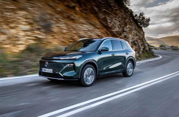 Οδηγήσαμε το νέο SUV Geely Starray EM-i - Εκδόσεις και τιμές