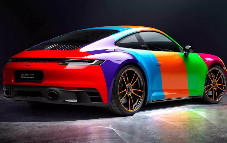 Η Porsche μπορεί να διδάξει 1-2 πράγματα στους… χαμαιλέοντες