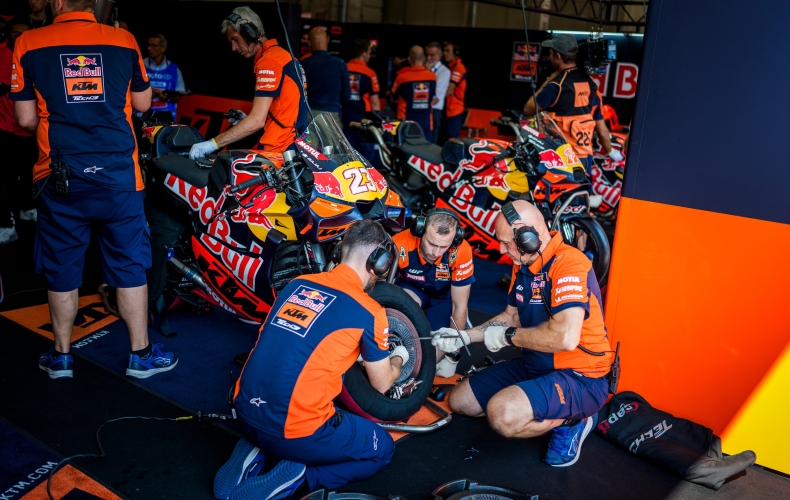 Εξετάζεται ριζική αλλαγή στο MotoGP με μία μόνο μοτοσυκλέτα ανά αναβάτη από το 2027