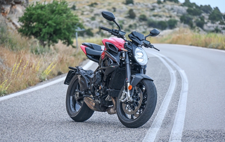 Οδηγήσαμε την MV Agusta Brutale 800 R: Το απόλυτο ιταλικό έργο τέχνης των δύο τροχών