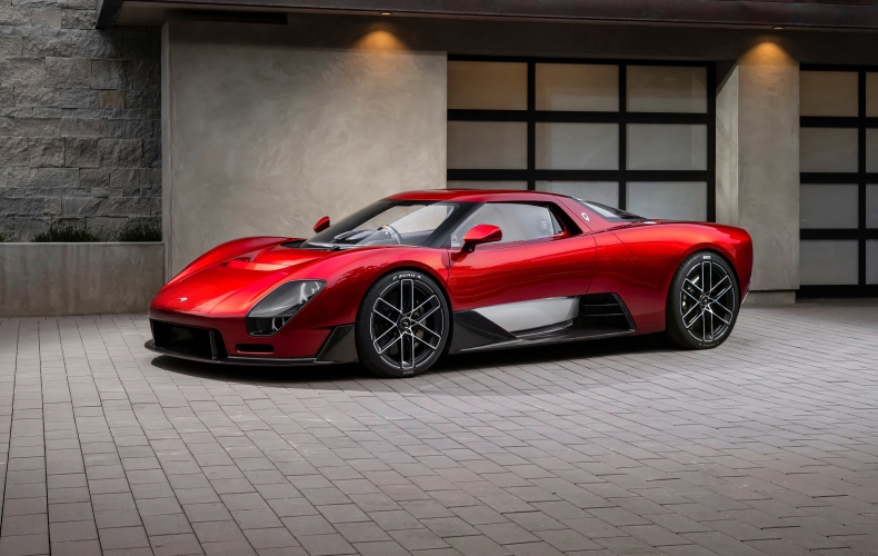 Η McLaren με την McL 6GT επιστρέφει στο χειροκίνητο κιβώτιο μετά από 34 χρόνια (vid)