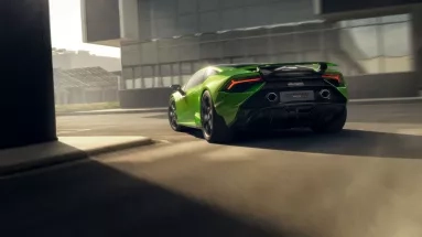 Lamborghini Huracan Tecnica: «Ένα» με τον οδηγό της (vid)