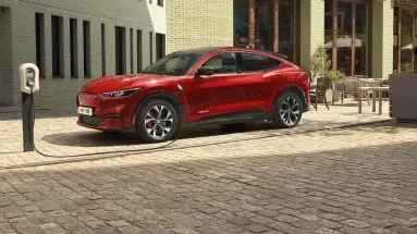 Ford προς ΕΕ: Τέλος από το 2035 στα οχήματα με κινητήρα εσωτερικής καύσης