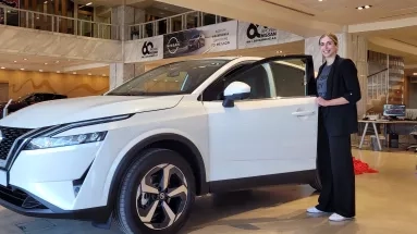 Ένα Nissan Qashqai για την Άννα Ντουντουνάκη