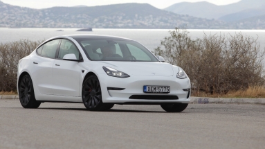 H Tesla δεν δέχεται νέες παραγγελίες για το Model 3 LR 