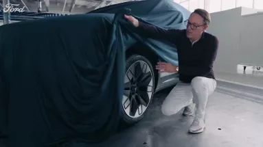 Η Ford αποκαλύπτει σε... δόσεις το νέο της ηλεκτρικό μοντέλο (vid)
