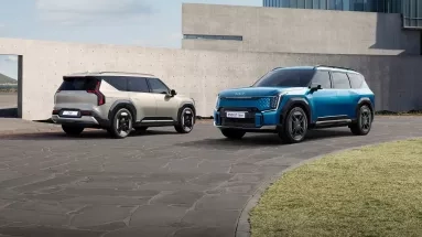 Το Kia EV9 προσφέρει αυτονομία 540 χλμ. και ισχύ έως 385 ίππους (vid) 
