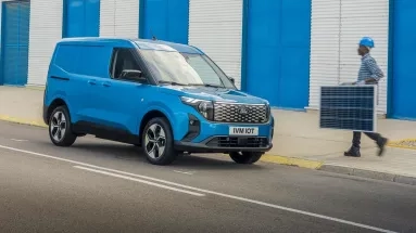 Το E-Transit Courier είναι το νέο ηλεκτρικό βαν της Ford για επαγγελματίες (vid)