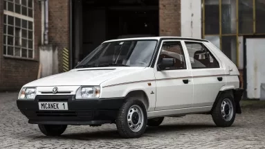 Το Skoda Favorit που αγοράστηκε στην Αθήνα το 1993, έχει μόλις 37 χλμ. στο οδόμετρο