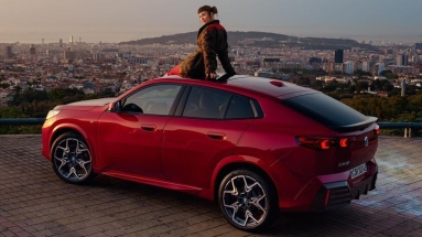 Η BMW προσέλαβε εικονική influencer για να προωθήσει το νέο της SUV (vid)