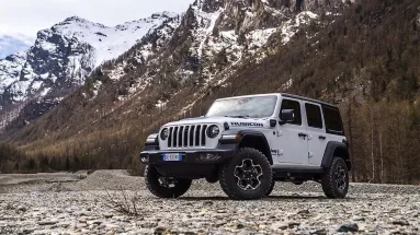 Κυκλοφόρησε το νέο Jeep Wrangler 4xe MY24 (τιμές)