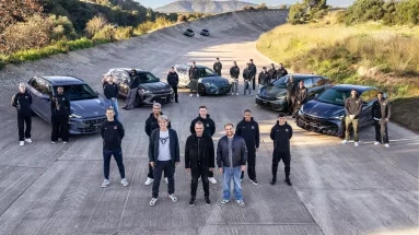 Οι παίκτες της Μπαρτσελόνα στην πίστα με τα σπορ Cupra - Γιατί απουσίαζε ο Γιαμάλ (vid)